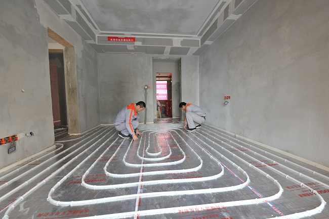 為什么要找正規(guī)地暖公司？你找施工隊(duì)我不攔著，但是風(fēng)險要給你說清楚！