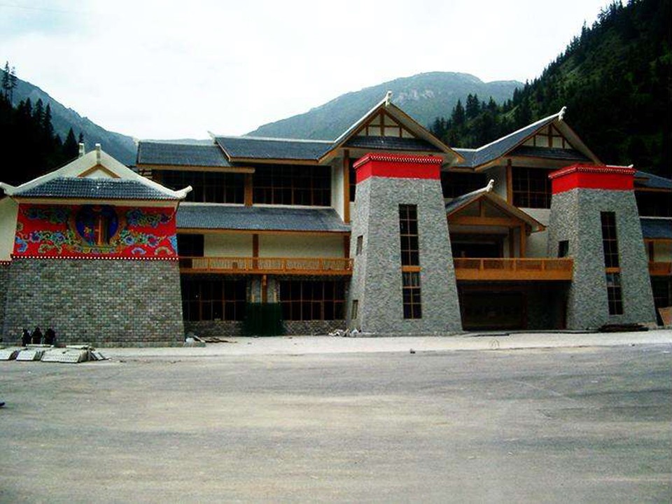 九寨溝塔瑪坪游人服務(wù)中心工程案例 九寨溝塔瑪坪游人服務(wù)中心工程案例