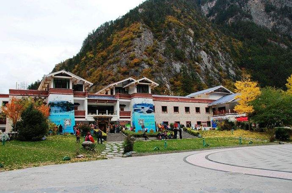 九寨溝塔瑪坪游人服務(wù)中心工程案例 九寨溝塔瑪坪游人服務(wù)中心工程案例